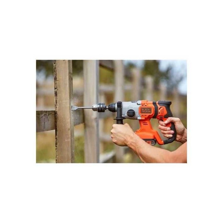 Perceuse a percussion SDS - Black and Decker - BCD900B - 18 V - 1,2 J - Sans batterie ni chargeur Perceuse a percussion SDS - Black and Decker - BCD900B - 18 V - 1,2 J - Sans batterie ni chargeur