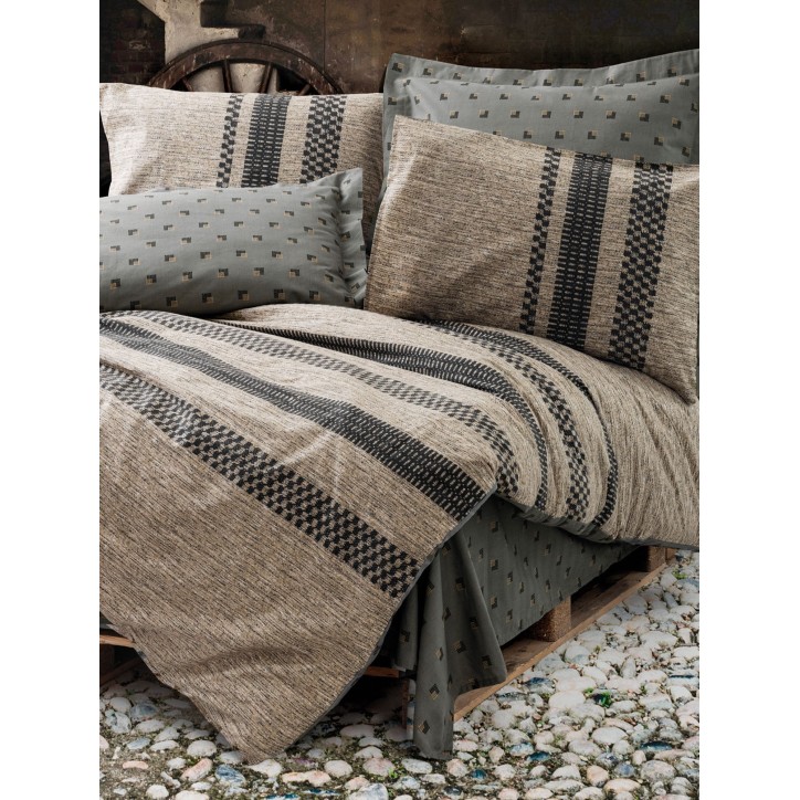Parure de lit - 1 housse de couette 140 x 200 cm + 2 taies d'oreiller 60 x 60 cm - 100% coton renforcé - Brun Parure de lit - 1 housse de couette 140 x 200 cm + 2 taies d'oreiller 60 x 60 cm - 100% coton renforcé - Brun