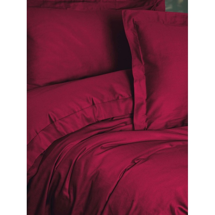 Parure de lit - 1 housse de couette 140 x 200cm + 1 taies d'oreiller 60 x 60 cm - Satin - Rouge bordeaux Parure de lit - 1 housse de couette 140 x 200cm + 1 taies d'oreiller 60 x 60 cm - Satin - Rouge bordeaux