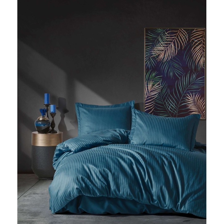 Parure de lit - 1 housse de couette 140 x 200cm + 1 taies d'oreiller 60 x 60 cm - Satin - Imprimé rayures Bleu Parure de lit - 1 housse de couette 140 x 200cm + 1 taies d'oreiller 60 x 60 cm - Satin - Imprimé rayures Bleu