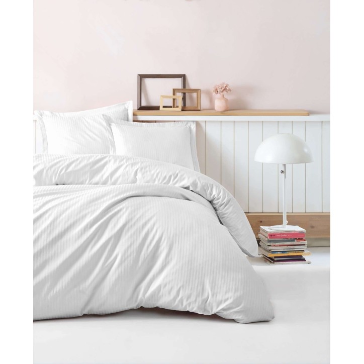 Parure de lit - 1 housse de couette 140 x 200cm + 1 taies d'oreiller 60 x 60 cm - Satin - Imprimé rayures Blanc Parure de lit - 1 housse de couette 140 x 200cm + 1 taies d'oreiller 60 x 60 cm - Satin - Imprimé rayures Blanc