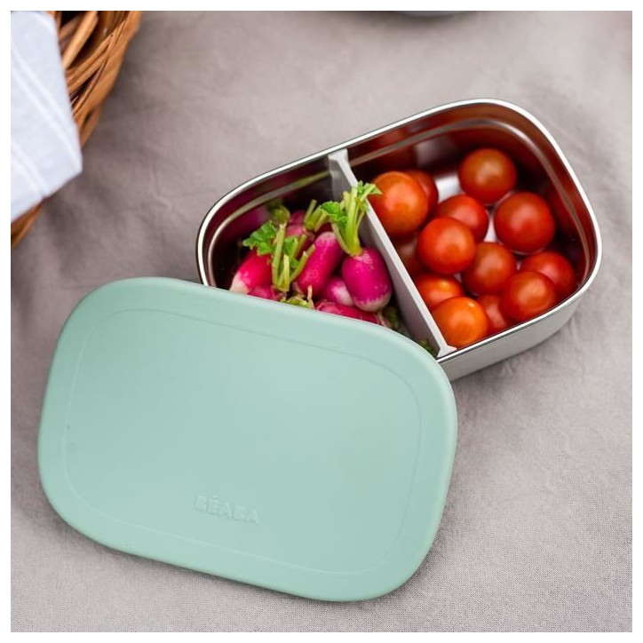 BEABA, Boîte repas enfant en inox, couvercle en silicone et housse de protection, Gris velours et vert sauge BEABA, Boîte repas enfant en inox, couvercle en silicone et housse de protection, Gris velours et vert sauge