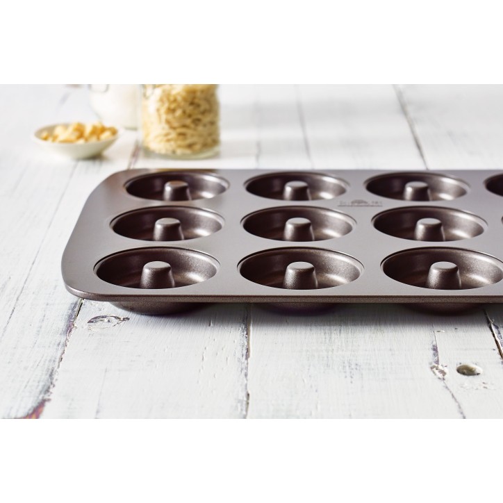 Plaque a cuisson pour donuts - BIRKMANN - EASY BAKING - Acier carbone - Anti adhésif - 12 moules - Ø7cm, 37 x 26 x 2 cm Plaque a cuisson pour donuts - BIRKMANN - EASY BAKING - Acier carbone - Anti adhésif - 12 moules - Ø7cm, 37 x 26 x 2 cm