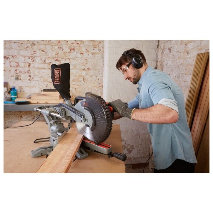 Scie a onglet radiale 25,4 cm, 2100W - BLACK+DECKER - BES710-QS Scie a onglet radiale 25,4 cm, 2100W - BLACK+DECKER - BES710-QS