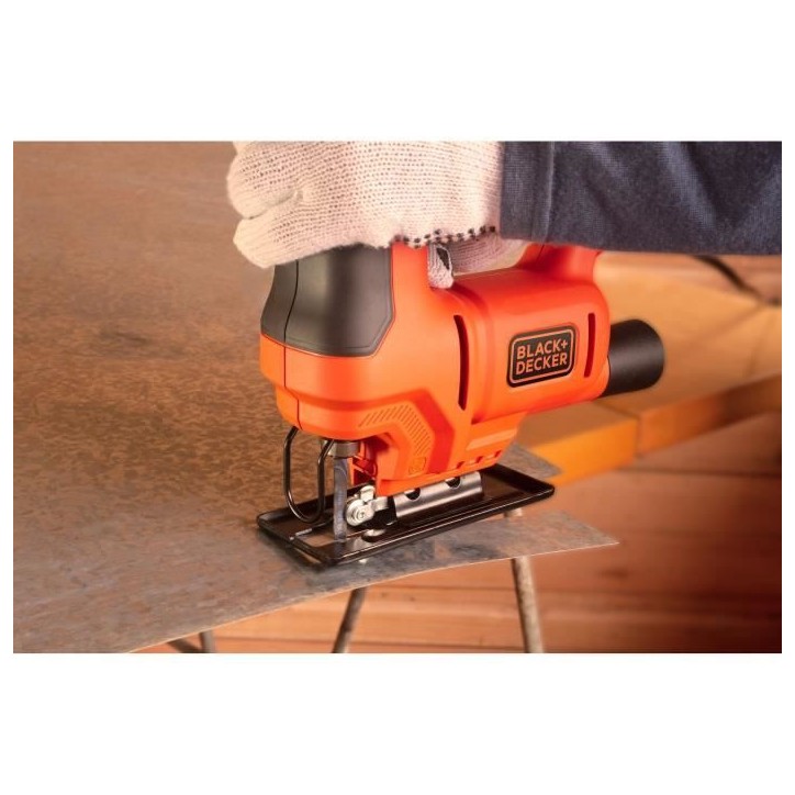 Scie sauteuse - BLACK & DECKER - BES603-QS - 400W - 3000 rpm - Filaire Scie sauteuse - BLACK & DECKER - BES603-QS - 400W - 3000 rpm - Filaire