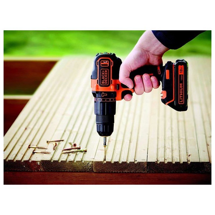 Perceuse/Visseuse a percussion - Black+Decker - 18V - 2 vitesses - Mandrin 2 mains - 1 batterie Perceuse/Visseuse a percussion - Black+Decker - 18V - 2 vitesses - Mandrin 2 mains - 1 batterie