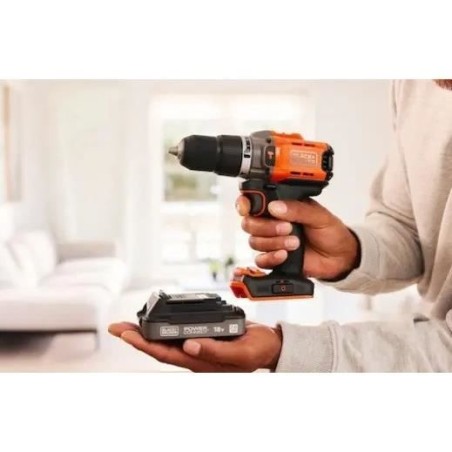 Perceuse a percussion sans fil BLACK+DECKER - BCD383D2XKA-QW - 18V - 2 batteries 2.0Ah - Mallette de 80pcs