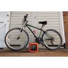 BLACK+DECKER Gonfleur-Compresseur Filaire ASI400-XJ avec 1 Aiguille et