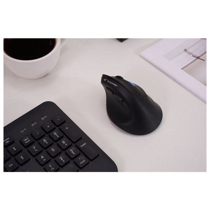 Souris ergonomique droitier - 2.4G+BT - BLUESTORK - Button bleu 4800 DPI - Noir Souris ergonomique droitier - 2.4G+BT - BLUESTORK - Button bleu 4800 DPI - Noir