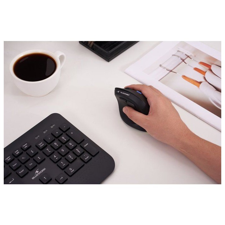 Souris ergonomique droitier - 2.4G+BT - BLUESTORK - Button bleu 4800 DPI - Noir Souris ergonomique droitier - 2.4G+BT - BLUESTORK - Button bleu 4800 DPI - Noir