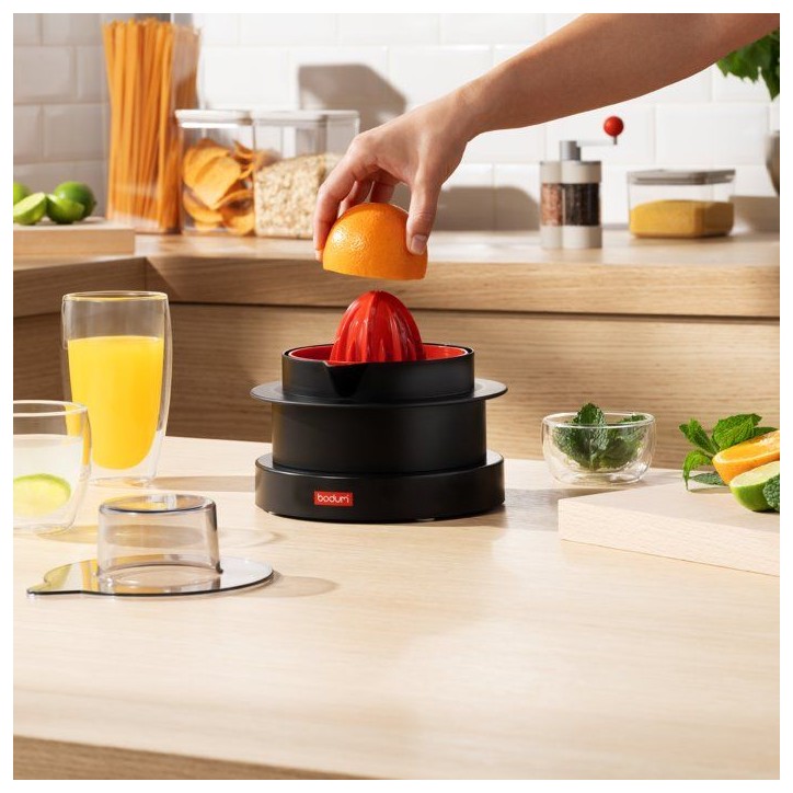 Presse-agrumes électrique - BODUM - ETTORE - 30 W - 350 ml - Noir Presse-agrumes électrique - BODUM - ETTORE - 30 W - 350 ml - Noir