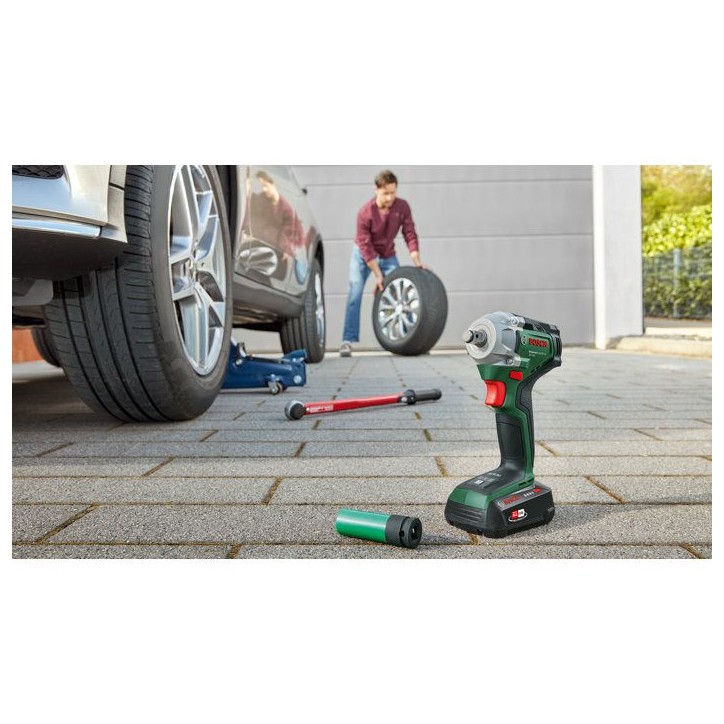 Boulonneuse sans fil BOSCH - UniversalImpactDrive 18V-350 - 18V - 350 Nm - Sans batterie ni chargeur - Avec jeu de douilles x4 Boulonneuse sans fil BOSCH - UniversalImpactDrive 18V-350 - 18V - 350 Nm - Sans batterie ni chargeur - Avec jeu de douilles x4