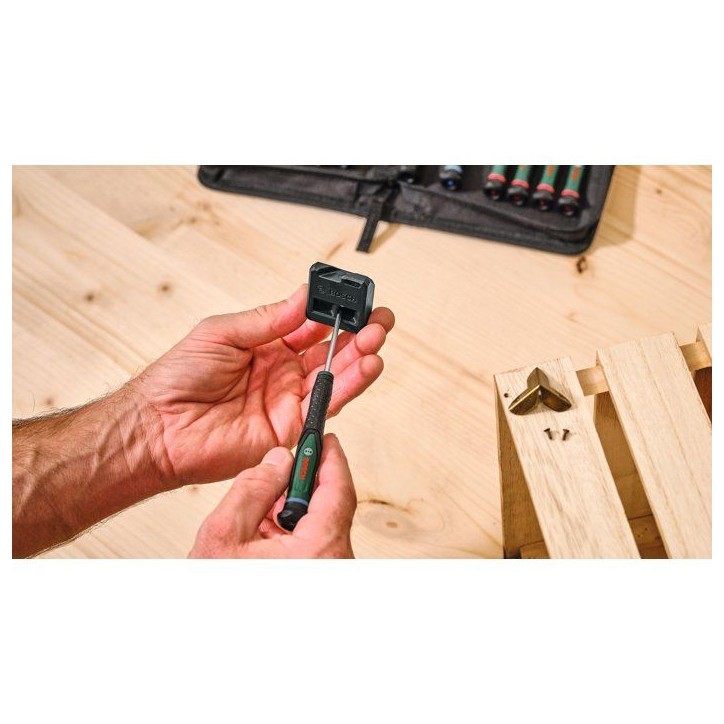 Jeu de 15 tournevis a embout de précision BOSCH Jeu de 15 tournevis a embout de précision BOSCH