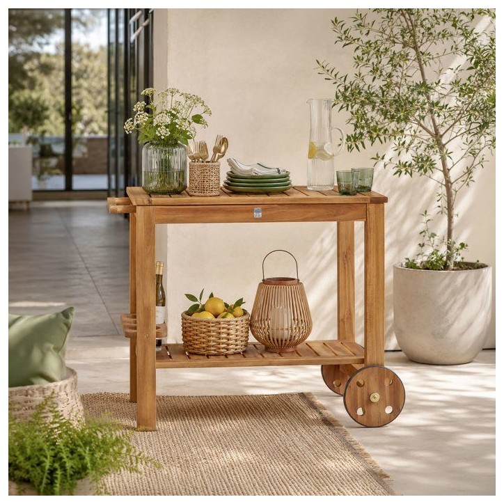 Desserte de jardin a roulettes en bois d'acacia FSC - SOLIS - Avec porte-bouteilles - Bois naturel - 94 x 49,3 x 74 cm Desserte de jardin a roulettes en bois d'acacia FSC - SOLIS - Avec porte-bouteilles - Bois naturel - 94 x 49,3 x 74 cm
