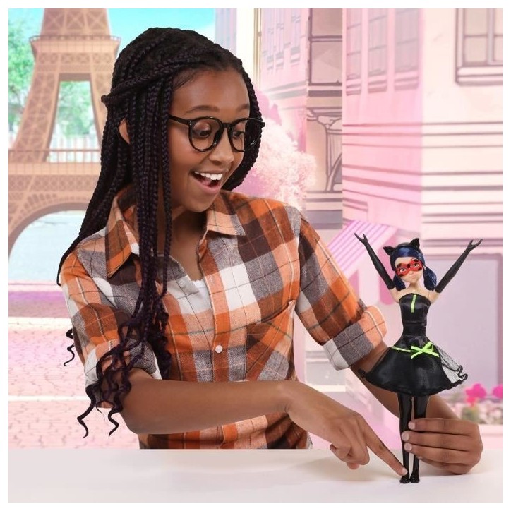 Poupée Ladybug Transformation - BANDAI - Miraculous 26 cm - Changement de tenue Poupée Ladybug Transformation - BANDAI - Miraculous 26 cm - Changement de tenue