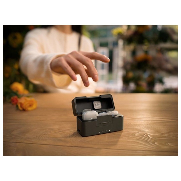 Micro sans fil - DJI - Mic Mini 2 - 1 TX - 1 RX mobile - Boîtier de charge Micro sans fil - DJI - Mic Mini 2 - 1 TX - 1 RX mobile - Boîtier de charge