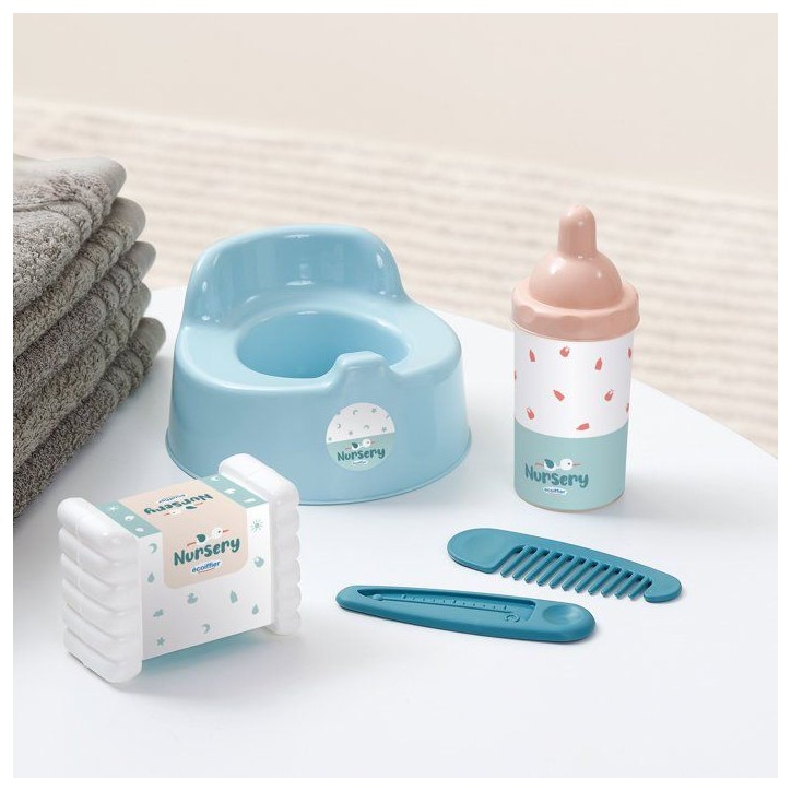 ECOIFFIER Nursery 1835 - Lit + Accessoires - 18 mois - Le rituel du coucher ECOIFFIER Nursery 1835 - Lit + Accessoires - 18 mois - Le rituel du coucher