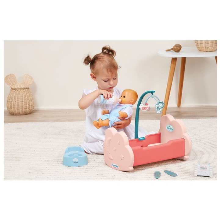 ECOIFFIER Nursery 1835 - Lit + Accessoires - 18 mois - Le rituel du coucher ECOIFFIER Nursery 1835 - Lit + Accessoires - 18 mois - Le rituel du coucher