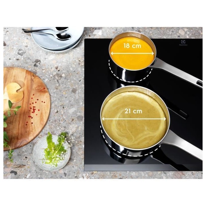 Plaque a induction - ELECTROLUX - 4 foyers - 71 x 52 cm - EIV734 - Noir Plaque a induction - ELECTROLUX - 4 foyers - 71 x 52 cm - EIV734 - Noir