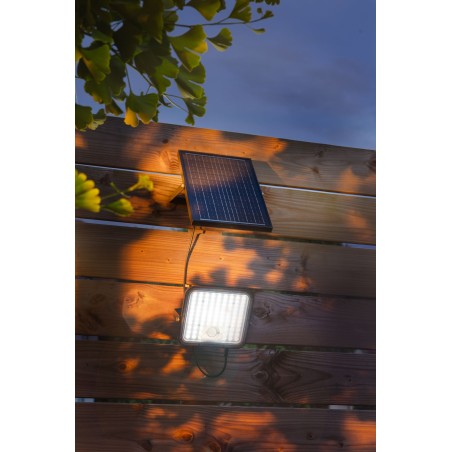 Projecteur LED solaire - GALIX - G2612 - 2000 Lumens - Détecteur de présence et panneau déporté