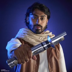 Sabre laser électronique Ezra Bridger Force FX Elite avec LED et effe