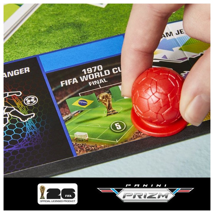 Monopoly Coupe du monde FIFA 2026, jeu de société de football avec booster cartes Panini Prizm FIFA World Cup 2026, des 8 ans Monopoly Coupe du monde FIFA 2026, jeu de société de football avec booster cartes Panini Prizm FIFA World Cup 2026, des 8 ans