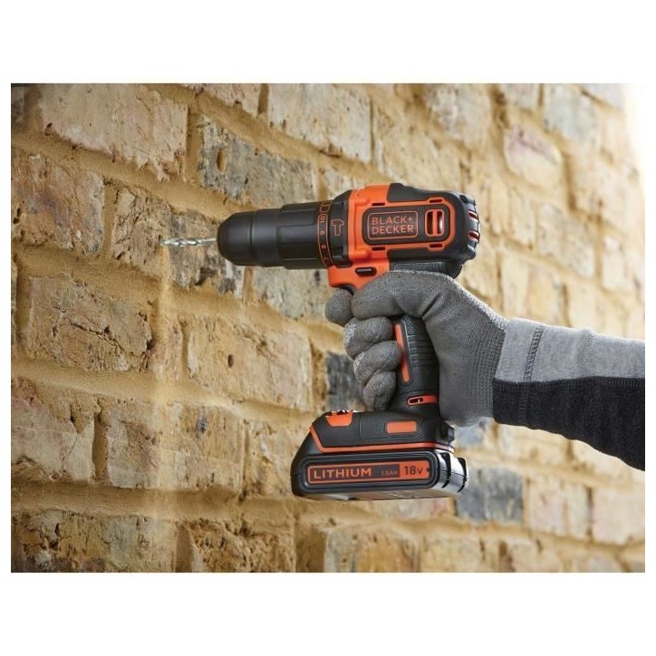Kit perceuse a percussion sans fil - 18V - BLACK+DECKER - BDC718AS2F-QW - 2 batteries - chargeur - malette + 80 accessoires Kit perceuse a percussion sans fil - 18V - BLACK+DECKER - BDC718AS2F-QW - 2 batteries - chargeur - malette + 80 accessoires