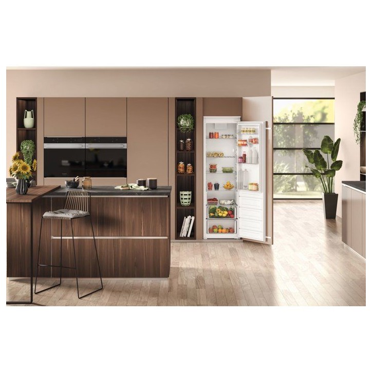 Réfrigérateur armoire - HOTPOINT - HASD18A031A1FR - Encastrable - Classe E - 306 L - 54 x 54,5 x 177 cm Réfrigérateur armoire - HOTPOINT - HASD18A031A1FR - Encastrable - Classe E - 306 L - 54 x 54,5 x 177 cm