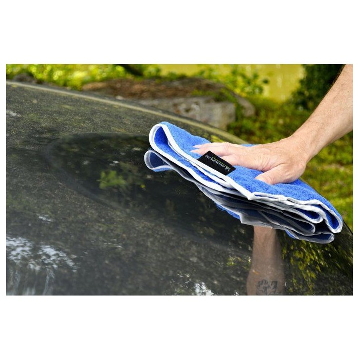 Microfibre extérieur - MICHELIN - Spécial carrosserie - Lustrage parfait - Séchage rapide - Format XL 50x40cm - Bleu Microfibre extérieur - MICHELIN - Spécial carrosserie - Lustrage parfait - Séchage rapide - Format XL 50x40cm - Bleu