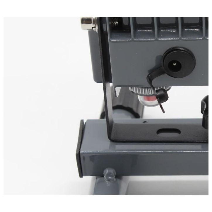 Projecteur Led rechargeable - I-Watts - I-SPR10PBK - 10 W - 450 lumens Projecteur Led rechargeable - I-Watts - I-SPR10PBK - 10 W - 450 lumens