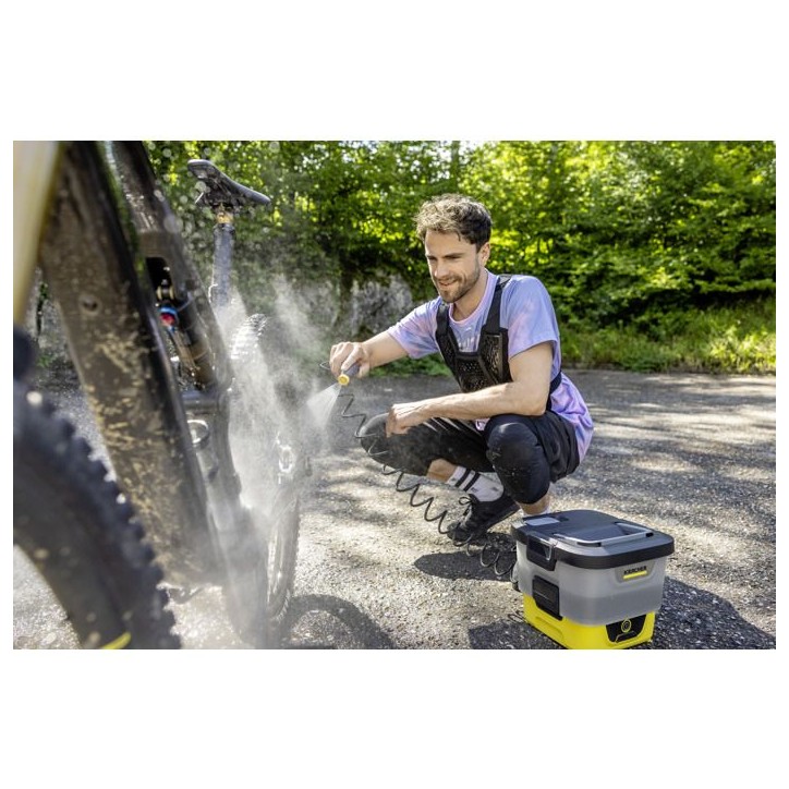 Nettoyeur mobile Karcher OC 4 - Pression 5 bar- Batterie intégrée- réservoir 8L Nettoyeur mobile Karcher OC 4 - Pression 5 bar- Batterie intégrée- réservoir 8L