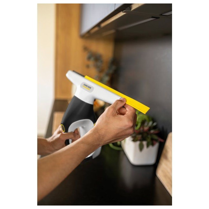 Nettoyeur de vitre WV 3 Comfort Care KARCHER - Nettoyeur de vitres - Raclette XL 280 mm - Autonomie 35 min - Nettoie jusqu'a 105 Nettoyeur de vitre WV 3 Comfort Care KARCHER - Nettoyeur de vitres - Raclette XL 280 mm - Autonomie 35 min - Nettoie jusqu'a 105