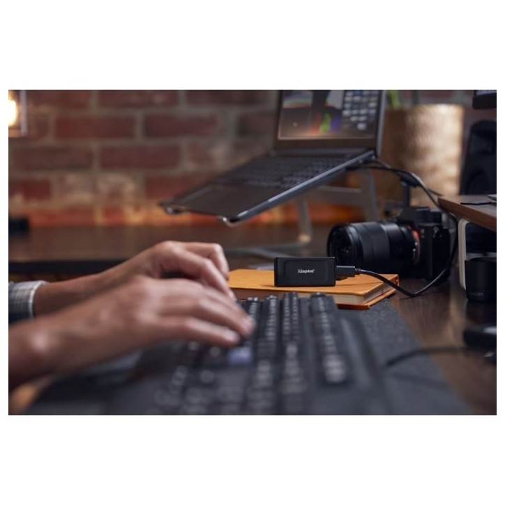 Kingston XS1000 - SSD - 1 To