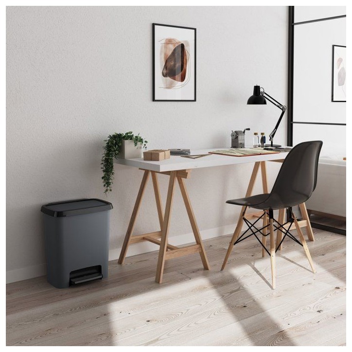 Poubelle a pédale - CURVER - COMPATTA - 25 L - Gris anthracite - Polypropylene Poubelle a pédale - CURVER - COMPATTA - 25 L - Gris anthracite - Polypropylene