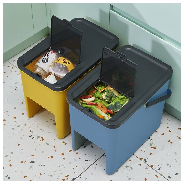 Lot de 3 Poubelles de Tri Empilables en Plastique BERGEN - 20L - Coloris Jaune, Vert & Bleu - KITCHEN MOVE Lot de 3 Poubelles de Tri Empilables en Plastique BERGEN - 20L - Coloris Jaune, Vert & Bleu - KITCHEN MOVE