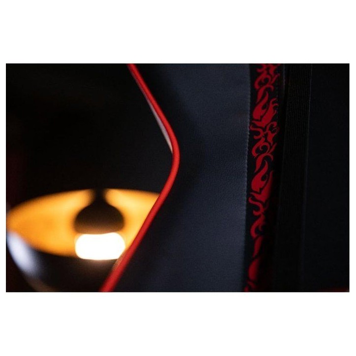 Chaise de bureau gaming - KONIX - One Piece - Inclinaison siege 150° - Cuir - Coussin lombaires et cervicaux réglable - Noir Chaise de bureau gaming - KONIX - One Piece - Inclinaison siege 150° - Cuir - Coussin lombaires et cervicaux réglable - Noir
