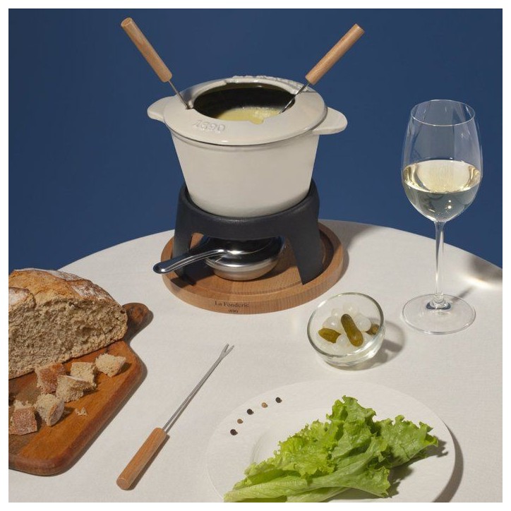 Fondue en fonte émaillée - LA FONDERIE 1890 - MONT JOLY - 1,2 L - 4 personnes - Beige Fondue en fonte émaillée - LA FONDERIE 1890 - MONT JOLY - 1,2 L - 4 personnes - Beige