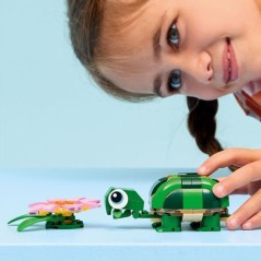 LEGO Creator 3-en-1 31377 La Tortue et la Fleur de Nénuphar - Jouet d