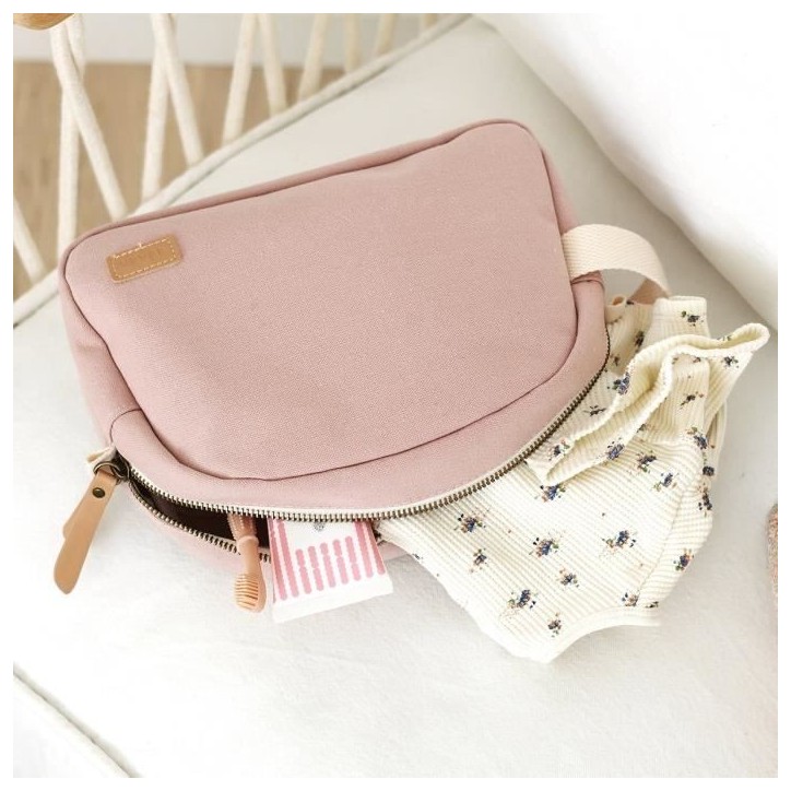 BEABA, Trousse de toilette bébé canvas rose poudré BEABA, Trousse de toilette bébé canvas rose poudré