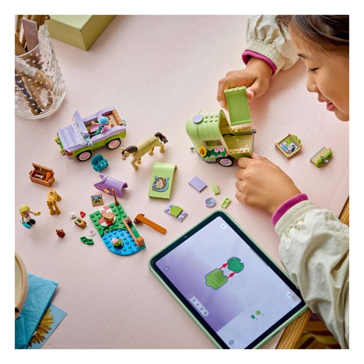 LEGO Friends 42695 La Remorque du Cheval et du Poulain - Jeu de Construction des 7 ans LEGO Friends 42695 La Remorque du Cheval et du Poulain - Jeu de Construction des 7 ans