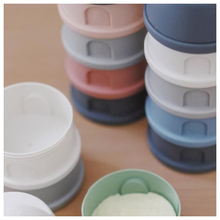 Boîte doseuse BEABA - 4 compartiments - mineral grey / blue Boîte doseuse BEABA - 4 compartiments - mineral grey / blue