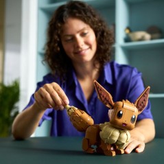 LEGO Pokémon 72151 Évoli - Set de Construction Collector pour Adulte