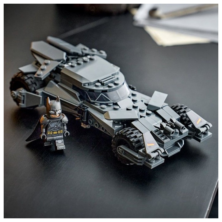 LEGO DC Batman 76331 La Batmobile de Batman v Superman - Jeu de Construction des 9 ans LEGO DC Batman 76331 La Batmobile de Batman v Superman - Jeu de Construction des 9 ans