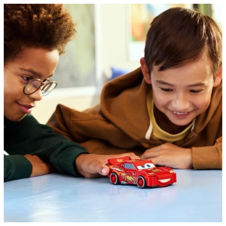 LEGO Speed Champions 77255 Flash McQueen - Jouet Voiture Rouge - Garçon ou Fille des 9 ans LEGO Speed Champions 77255 Flash McQueen - Jouet Voiture Rouge - Garçon ou Fille des 9 ans