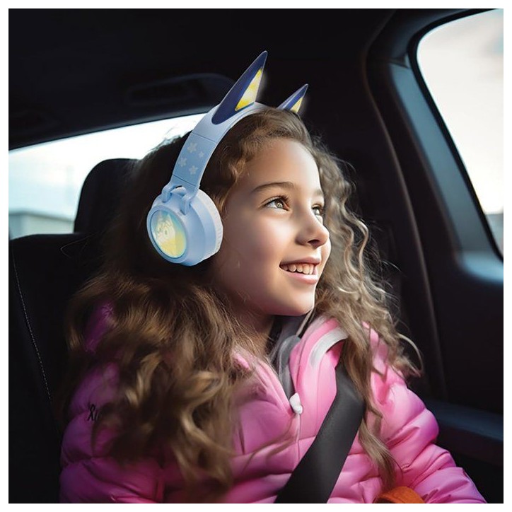 LEXIBOOK - Casque lumineux pliable Bluetooth et filaire avec un design 3D de l'univers Bluey avec limitation du volume LEXIBOOK - Casque lumineux pliable Bluetooth et filaire avec un design 3D de l'univers Bluey avec limitation du volume