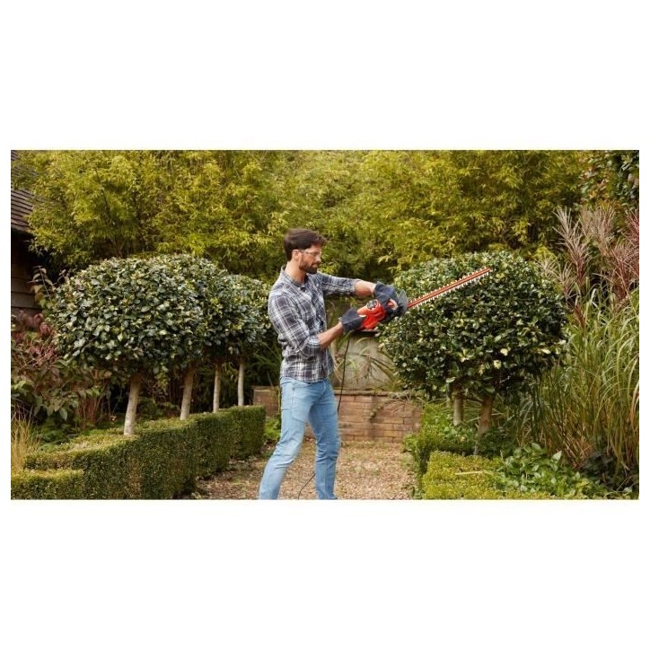 Taille-haies électrique filaire - BLACK&DECKER - BEHT201-QS - 420W - Lame 45cm Taille-haies électrique filaire - BLACK&DECKER - BEHT201-QS - 420W - Lame 45cm