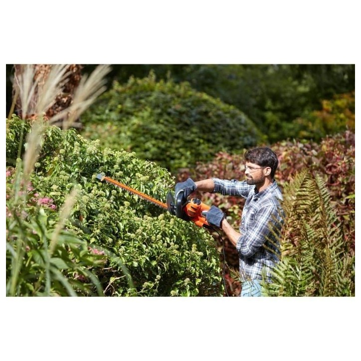 Taille-haies électrique filaire - BLACK&DECKER - BEHTS301-QS - 500W - Lame 50cm Taille-haies électrique filaire - BLACK&DECKER - BEHTS301-QS - 500W - Lame 50cm