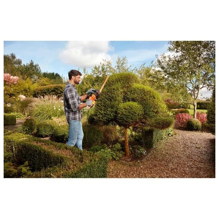 Taille-haies électrique filaire - BLACK&DECKER - BEHTS301-QS - 500W - Lame 50cm Taille-haies électrique filaire - BLACK&DECKER - BEHTS301-QS - 500W - Lame 50cm