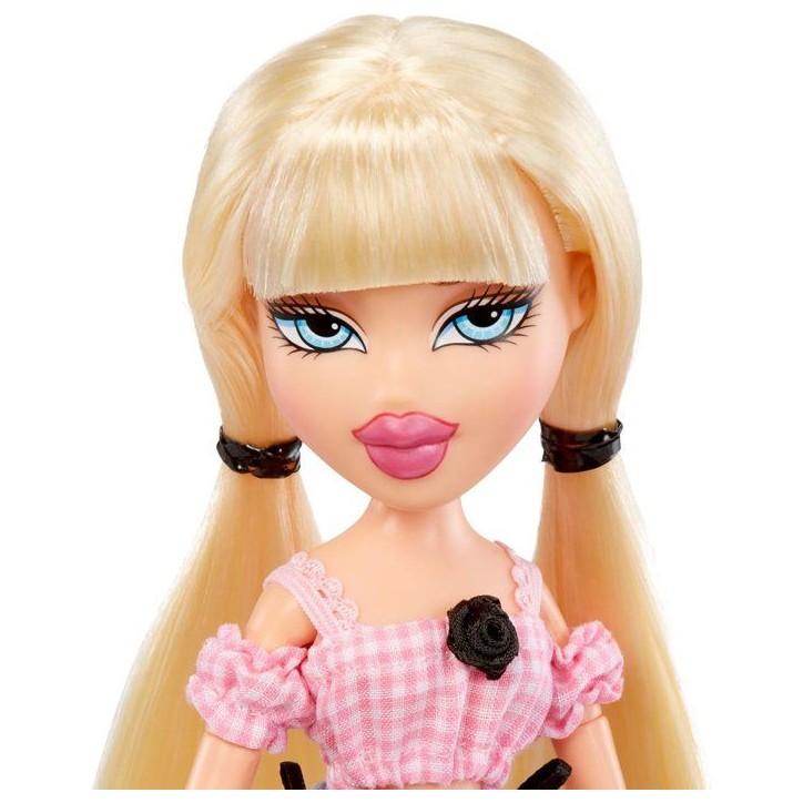 Bratz Goin' Out Poupée - Cloé - 1 Poupée Mannequin a Collectionner - Une Tenue, Un Sac a Main, Une Paire de Lunettes Soleil - Bratz Goin' Out Poupée - Cloé - 1 Poupée Mannequin a Collectionner - Une Tenue, Un Sac a Main, Une Paire de Lunettes Soleil -