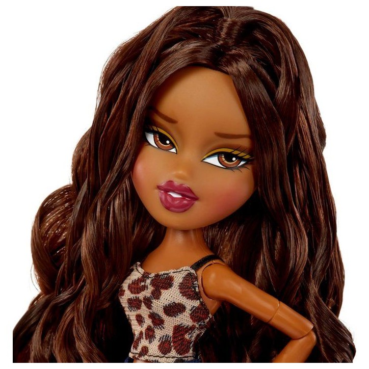 Bratz Goin' Out Poupée - Sasha - 1 Poupée Mannequin a Collectionner - Une Tenue, Un Sac a Main, Une Paire de Lunettes Soleil - Bratz Goin' Out Poupée - Sasha - 1 Poupée Mannequin a Collectionner - Une Tenue, Un Sac a Main, Une Paire de Lunettes Soleil -